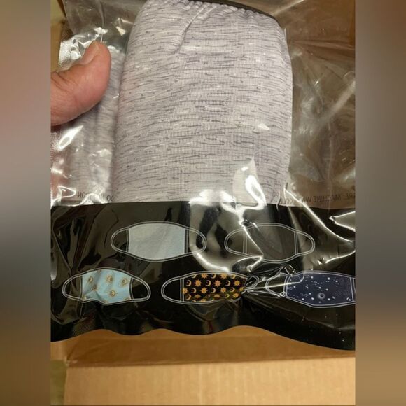 5 pack face covering masks facemasks - Picture 3 of 4